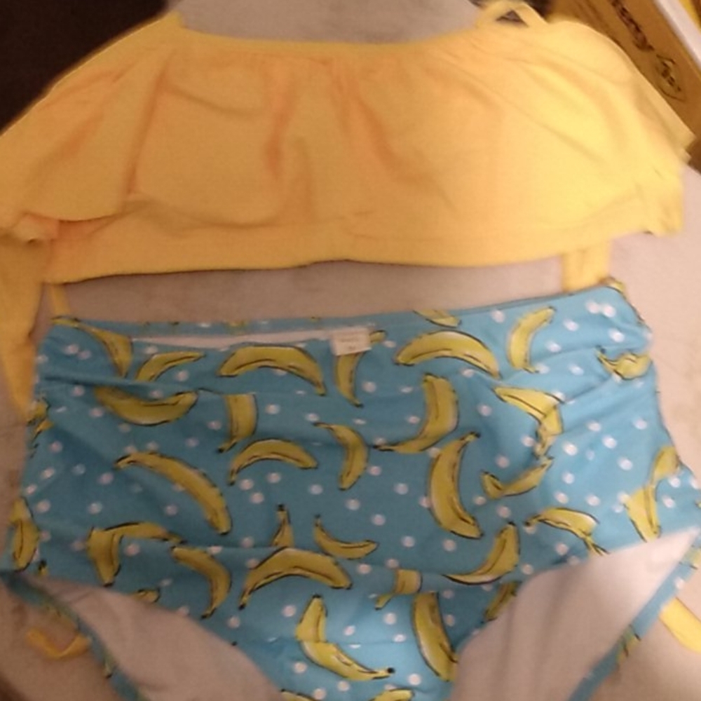 Women 2 piece bathing suit